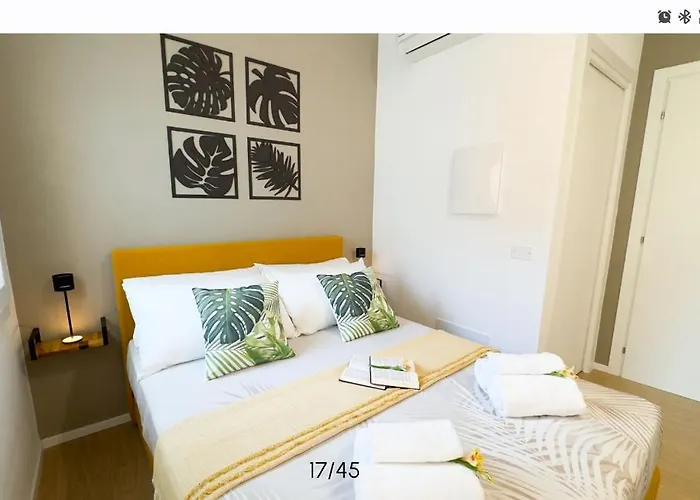 Bagatela And Flat, Scorcio Laguna *