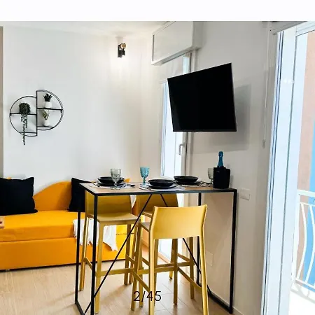 Bagatela And Flat, Scorcio Laguna Apartment *